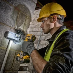 DeWALT DCD796P2 18V XR slagbore/skruemaskine 2x5,0 Ah batteri og lader