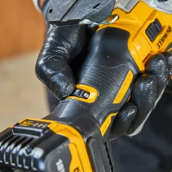 DeWALT DCS335N18V XR stiksav solo