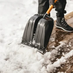 Fiskars sneskovl X serie