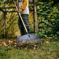 Fiskars Solid plast løvrive m/træskaft