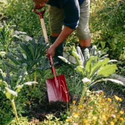 Fiskars spade med afrundet blad