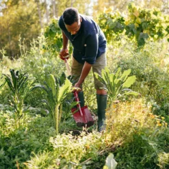 Fiskars spade med afrundet blad