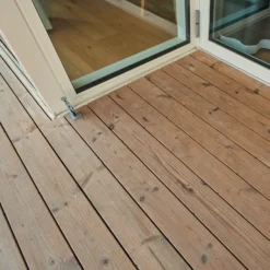 FT Embla® ThermoWood® terrassebrædder høvlet afrundede hjørner 32x150 mm 3,90 m
