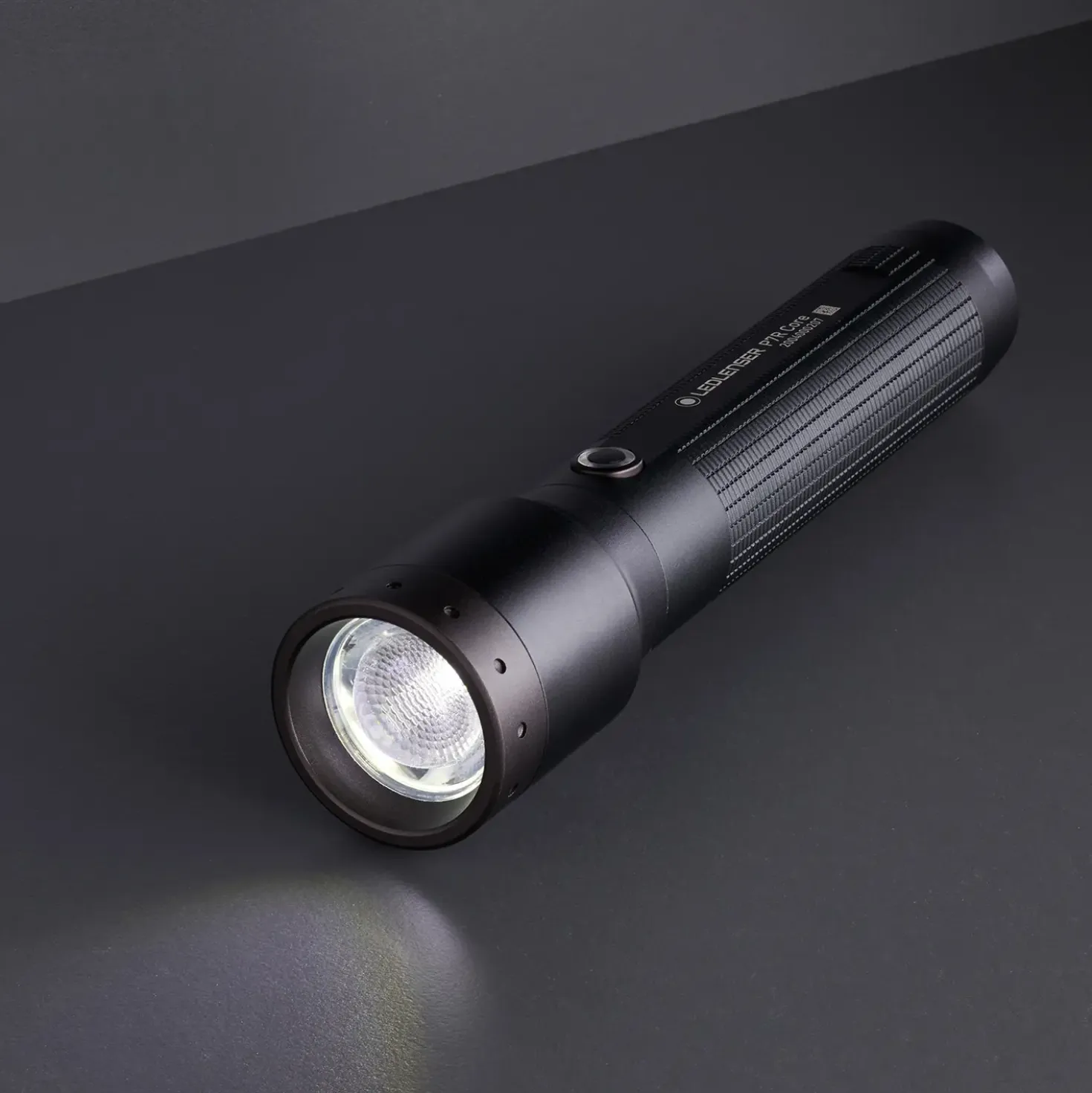 Ledlenser P7R Core lommelygte inkl. 1xgenopladelig batteri sort
