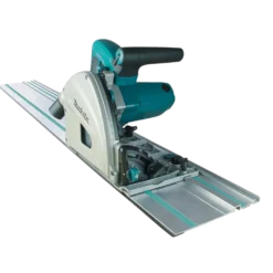 Makita dyksav 1300 Watt + 1,4M skinne SP6000J1