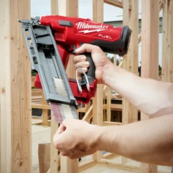 Milwaukee M18 FFN-502C Fuel™ 18V sømpistol 2x5.0 Ah batterier og lader