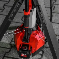 Milwaukee M18™ HOSALC-0 højtydende områdelys på stativ solo