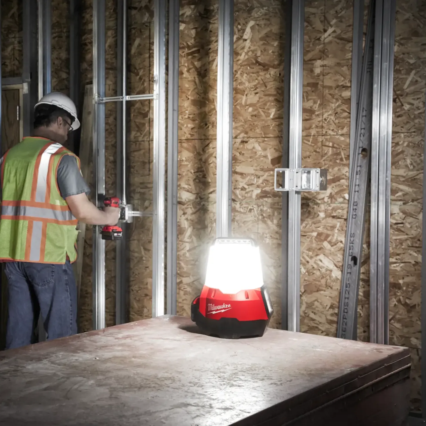 Milwaukee M18TALO områdelampe