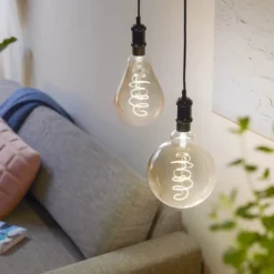 Philips Smart WiZ white LED pære E27 6,7W mega globe guld