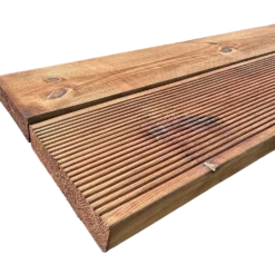 Terrassebrædder rillet/glat fyr brunimprægneret 32x125 mm x 4,2 m