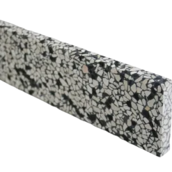 Terrazzo sokkelliste amsterdam slebet overflade og top med fas 40x1,5x7,5 cm