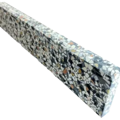 Terrazzo sokkelliste københavn slebet overflade og top med fas 40x1,5x7,5 cm
