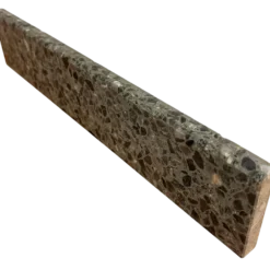 Terrazzo sokkellister caracas slebet overflade og top med fas 40x1,5x7,5 cm