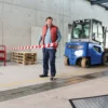 Tesa® Signal Afspærringstape 80 mm x 100 m rød-hvid
